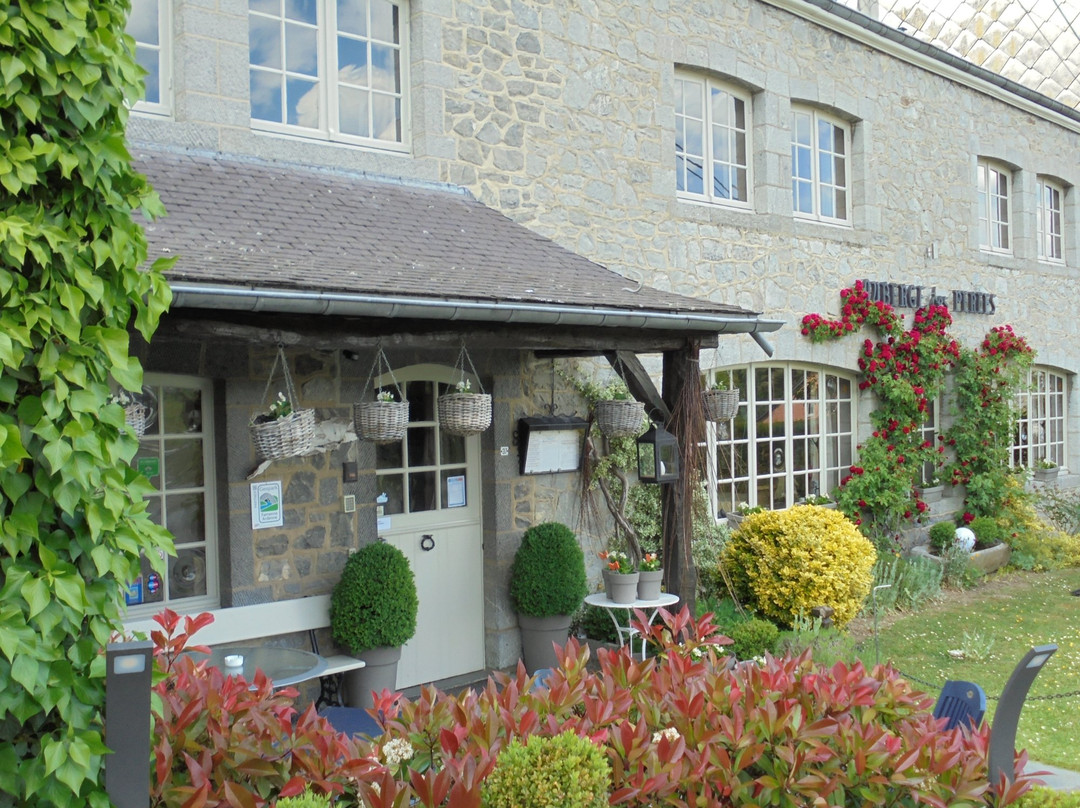 Auberge des Perees主图