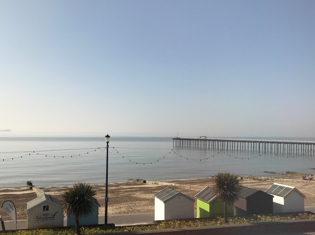 Visit Felixstowe TIC Beach Hut-费力克斯托必去景点