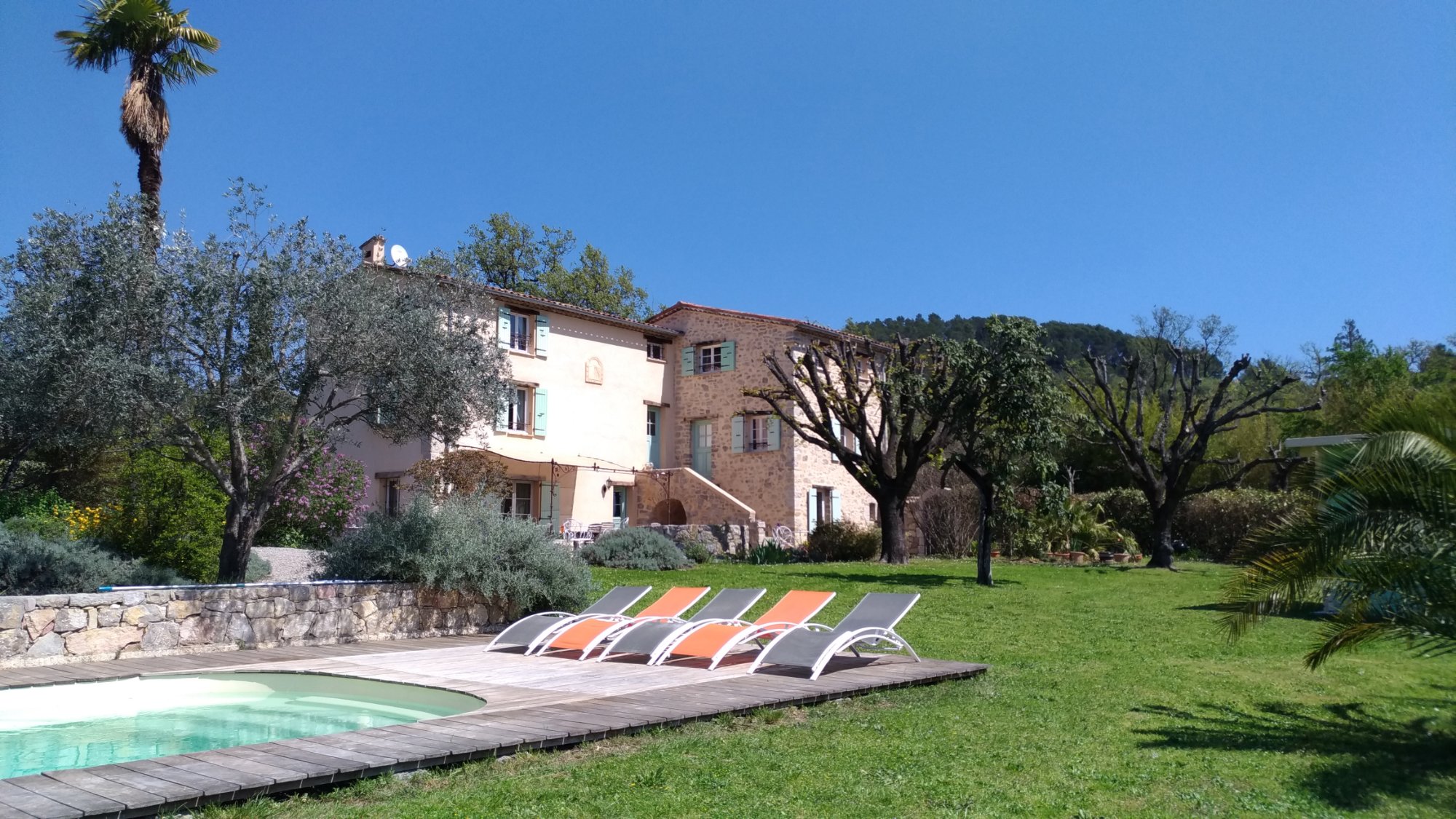 L'Escale Provençale-官方