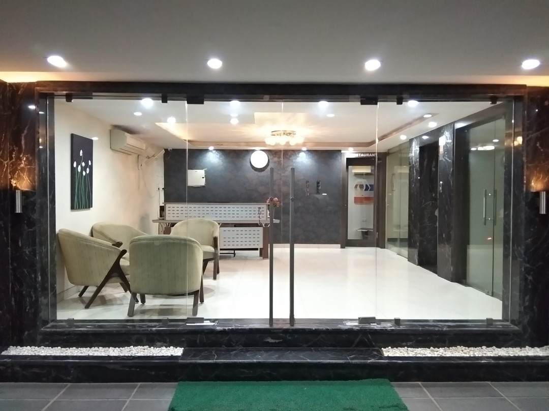 JK Rooms 121 Hotel Shaheen International主图