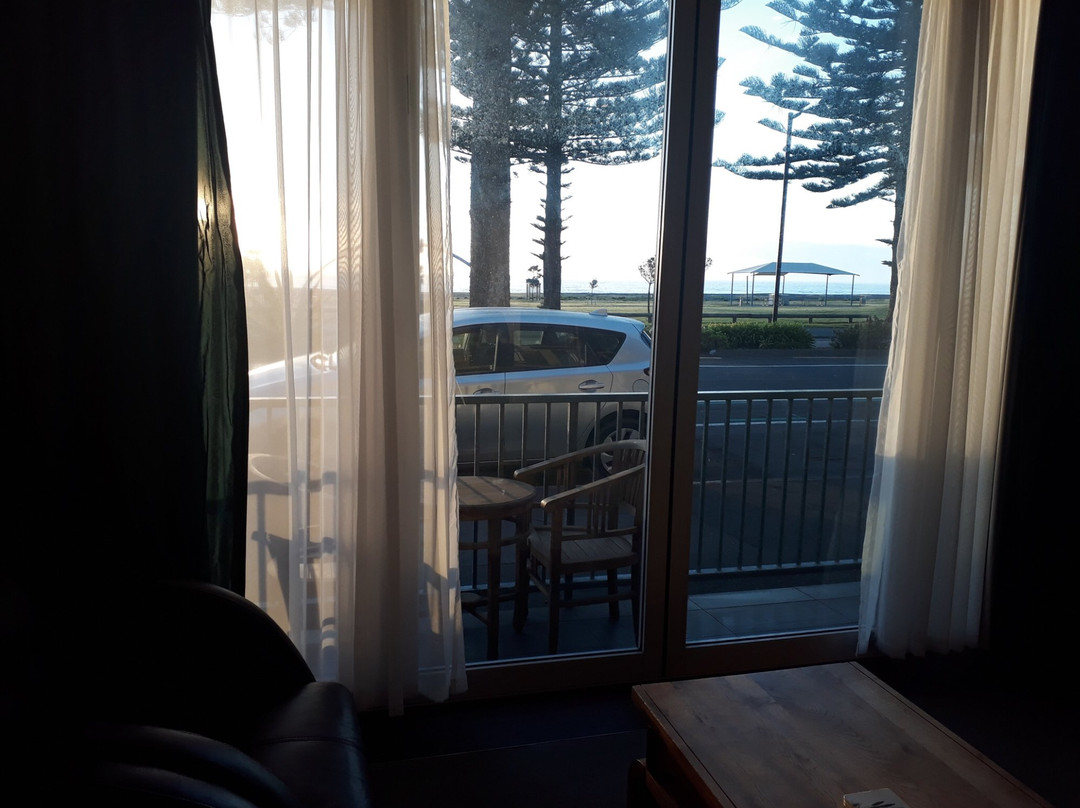 鹦鹉螺酒店主图