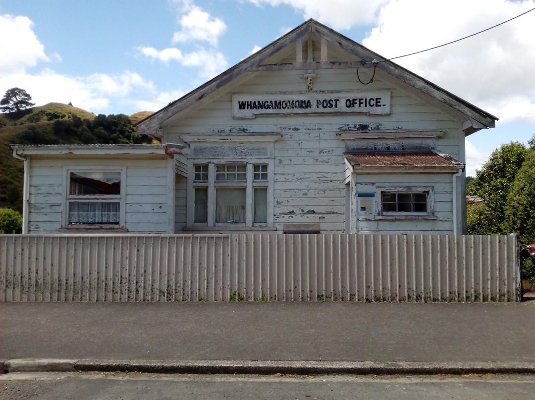 The Whangamomona Road景点图片