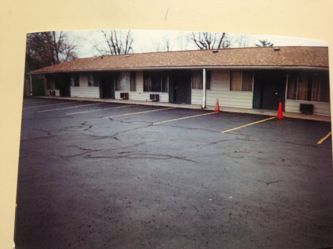 Village Inn Motel & Apartments