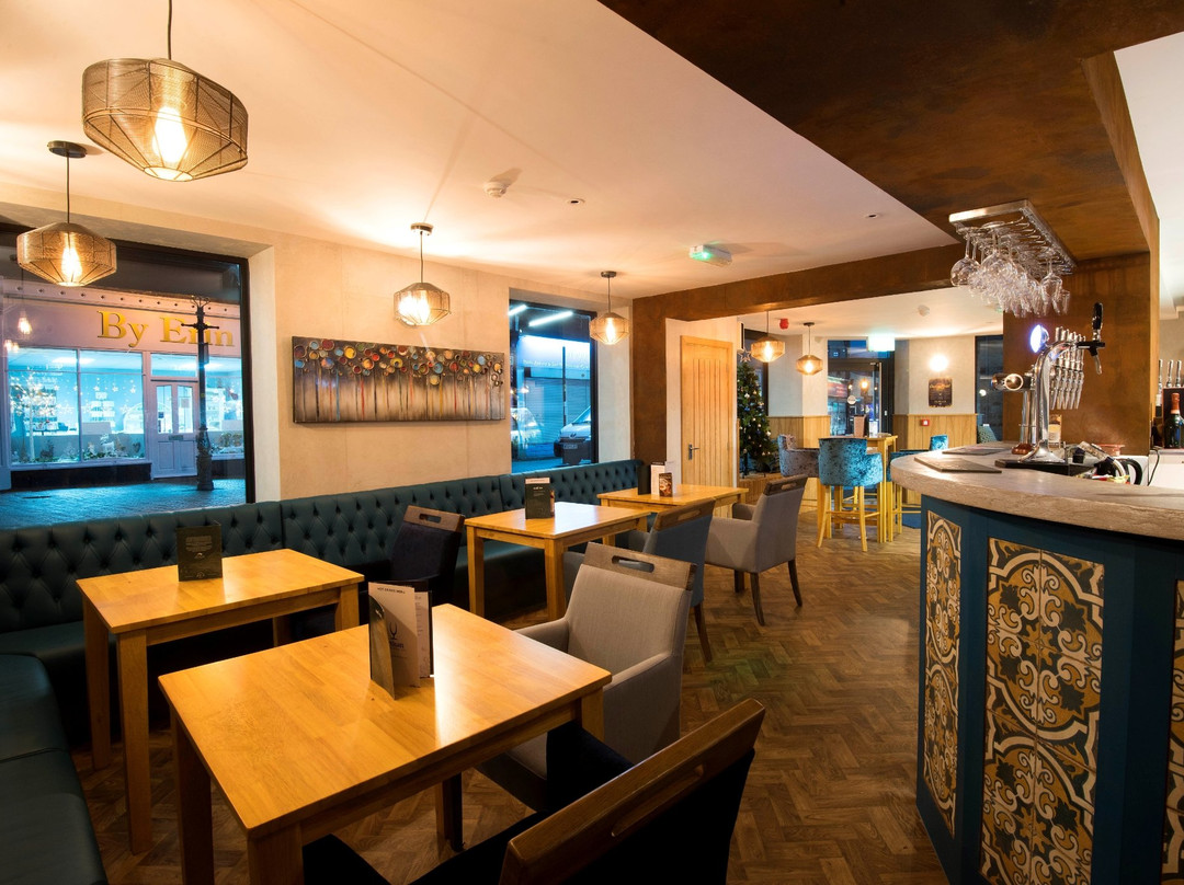 Artisan Cafe & Wine Bar