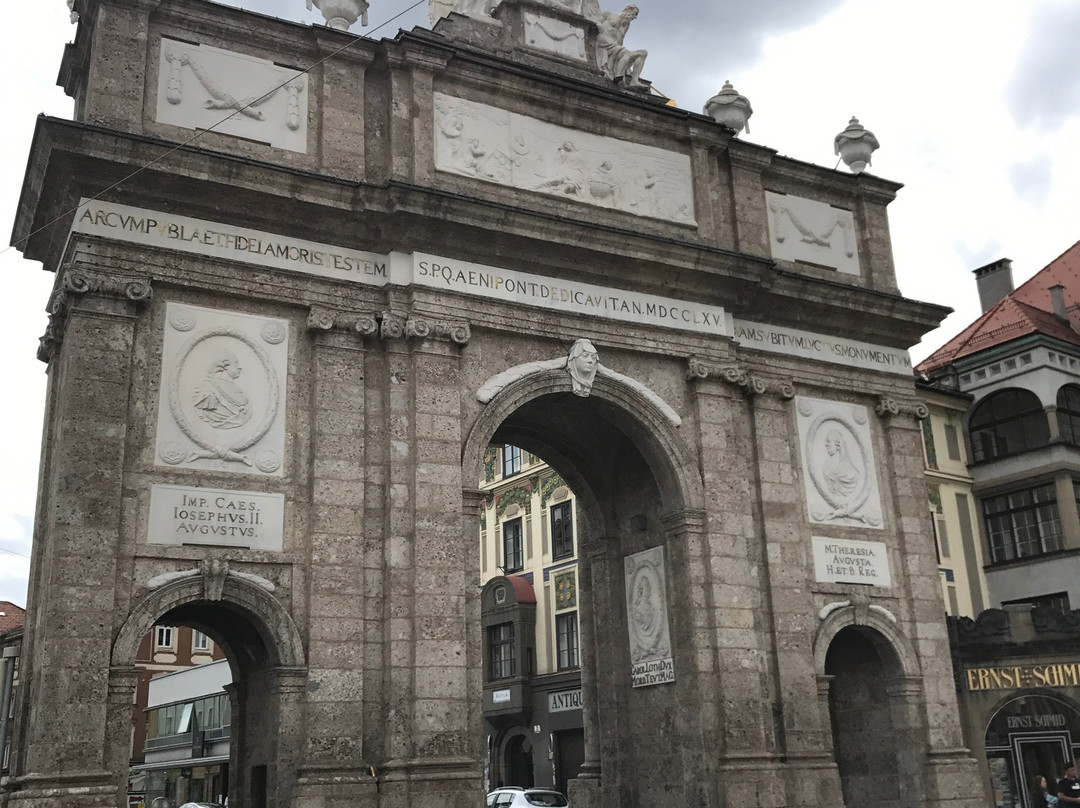 DEZ Einkaufszentrum-茵斯布鲁克必去景点