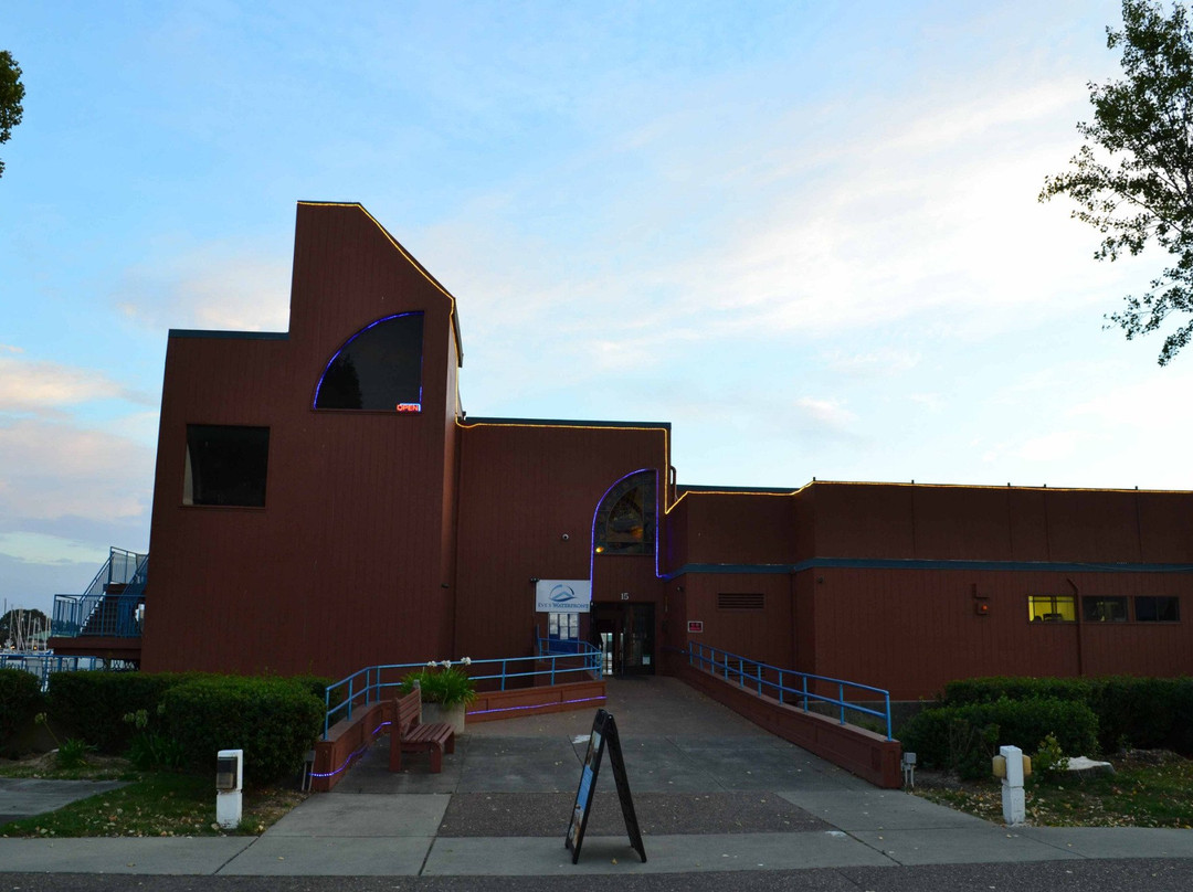 Eves Waterfront Restaurant