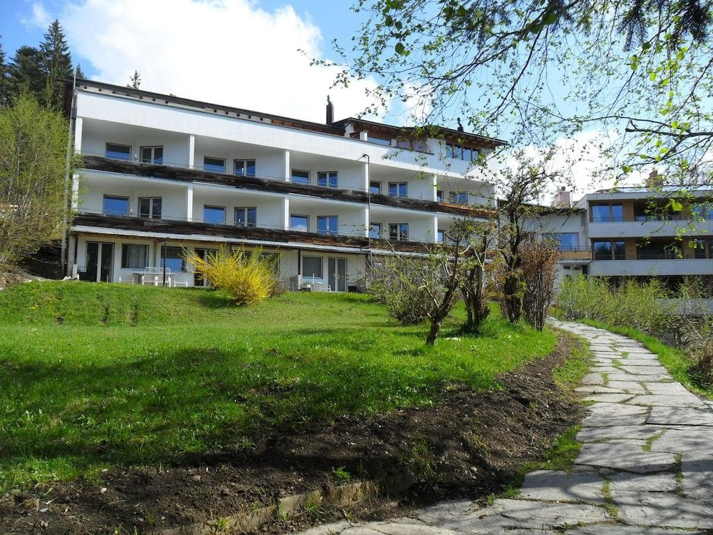 Versam酒店住宿-Hotel Haus am Waldrand