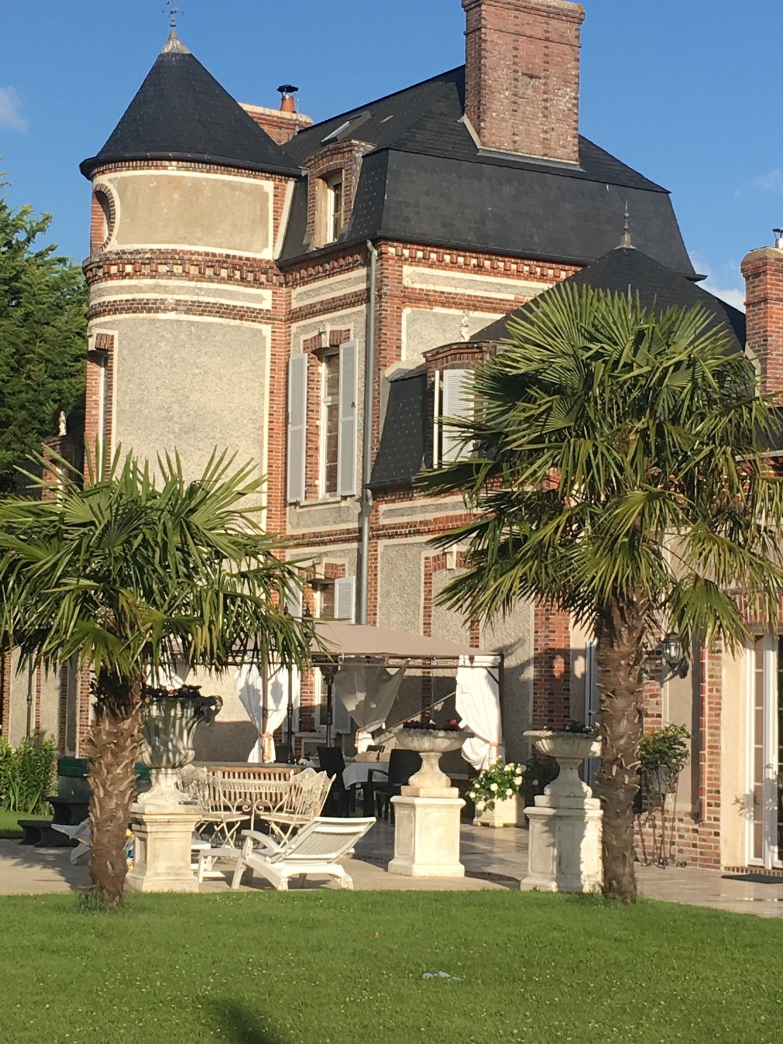 Chateau du Mesnil-官方