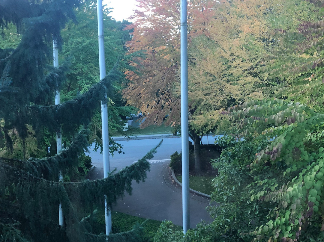 北温哥华假日套房酒店主图