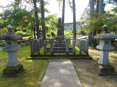 Yoshikage Asakura's Cemetery景点图片
