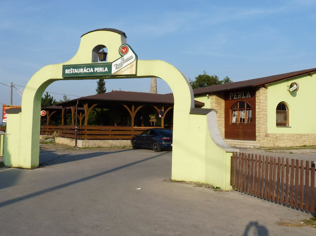 Perla Restaurant