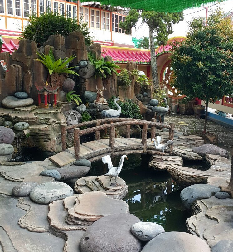 Tri Dharma Bumi Raya Temple-山口洋必去景点