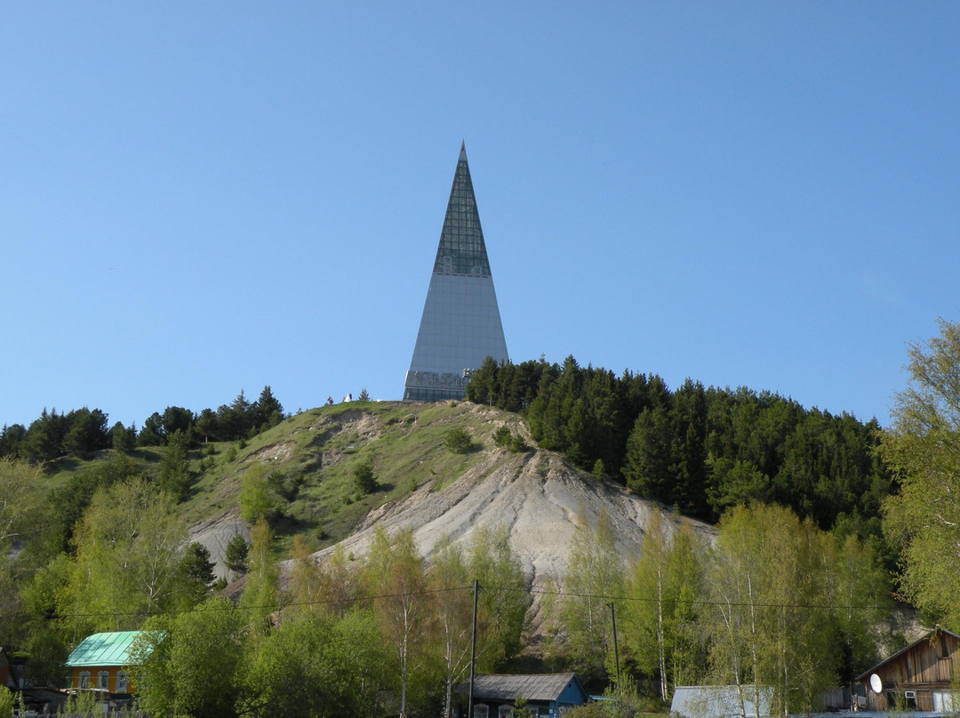 Monument to Discoverers景点图片