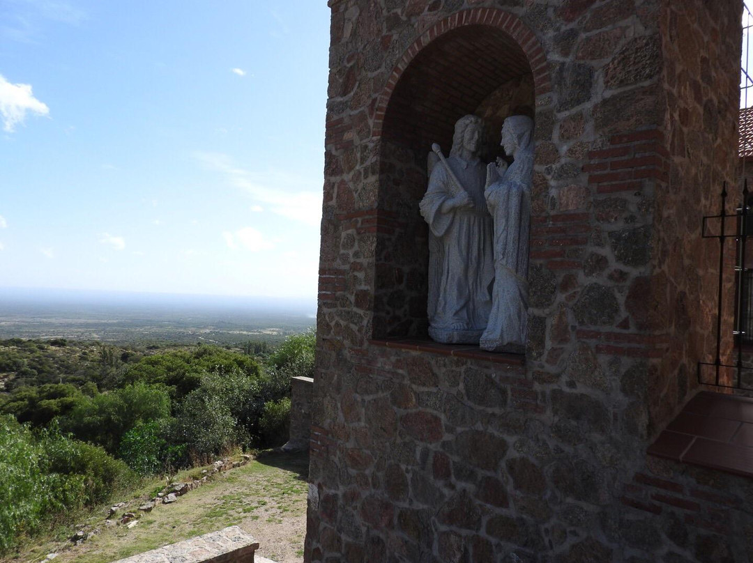 Monasterio de las Monjas Benedictinas-San Luis必去景点