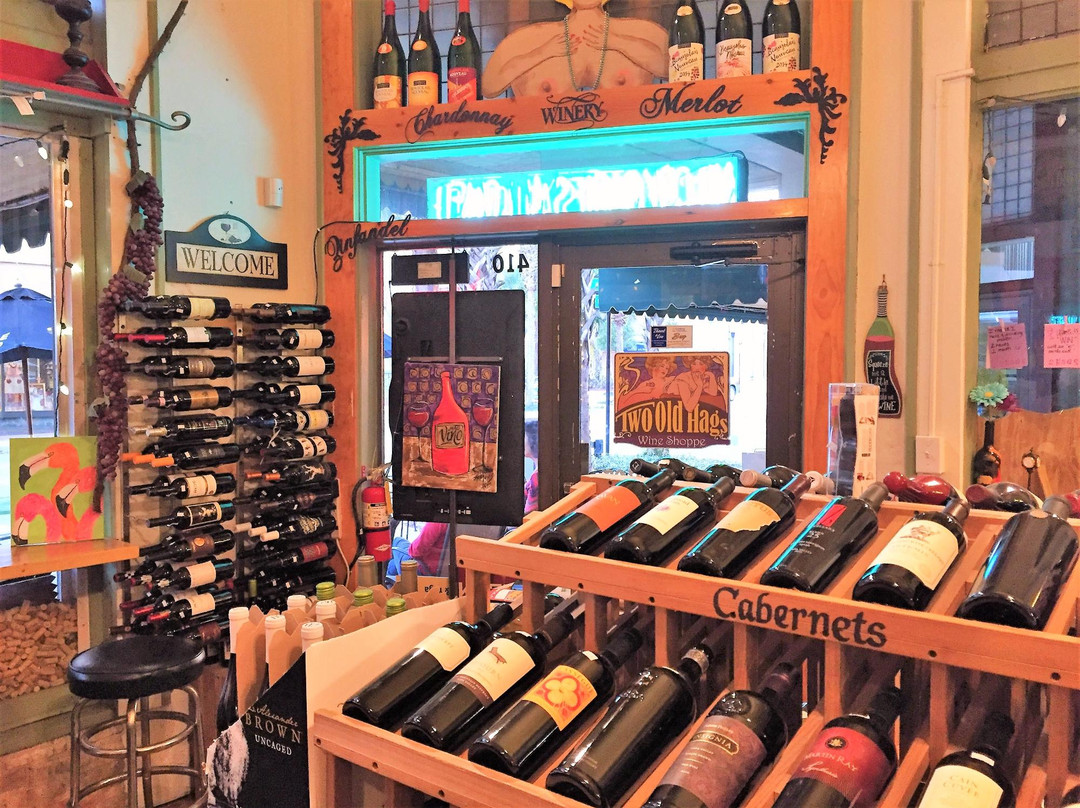 Two Old Hags Wine Shoppe景点图片