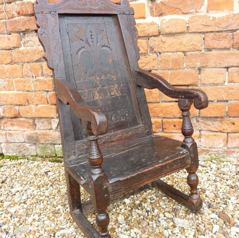 Holt Antique Furniture景点图片