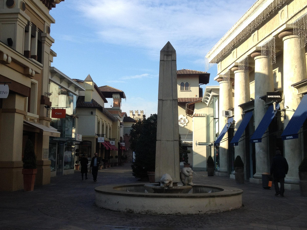 Fidenza Village景点图片