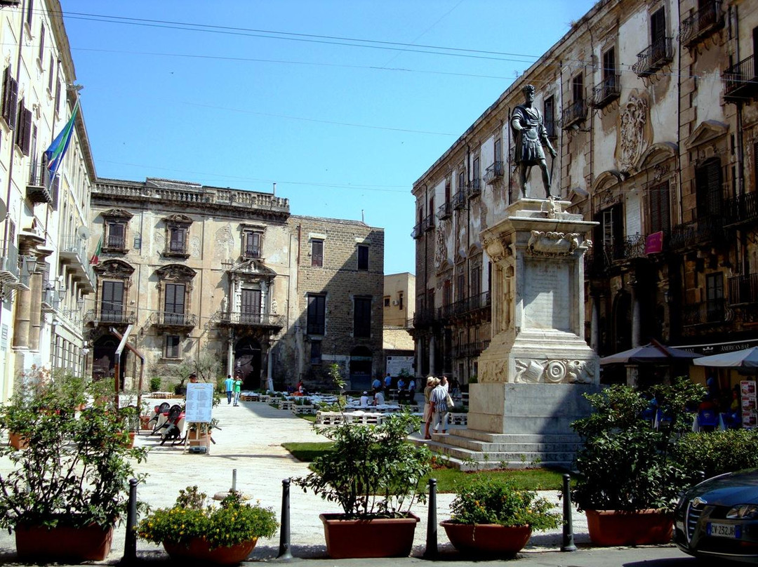 Piazza Bologni-巴勒莫必去景点