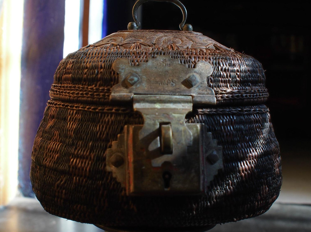 Waruna Antiques景点图片