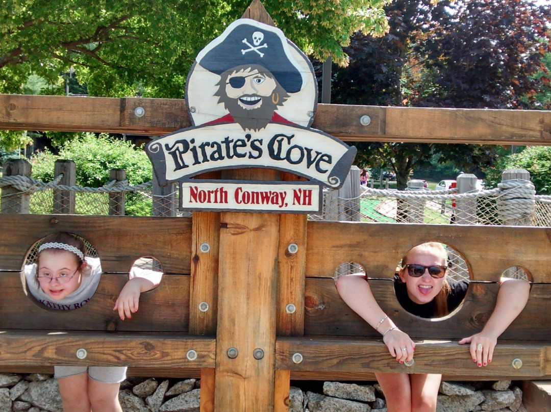 Pirate's Cove  Adventure Mini Golf景点图片
