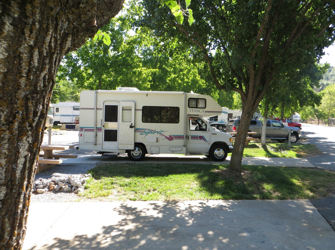 Mountain Gate RV Park and Cottages