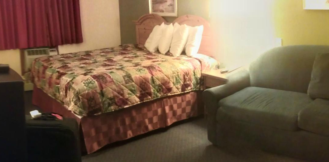 Burnsville Inn & Suites主图