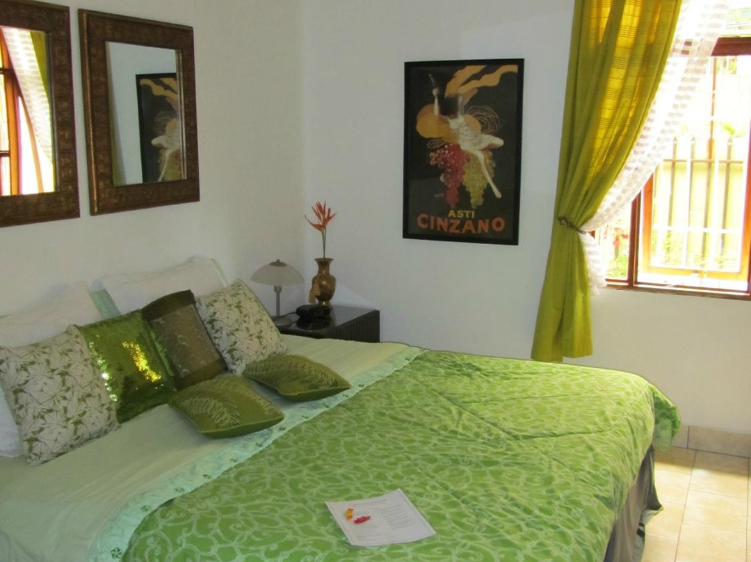 Hotel Mellow Yellow主图