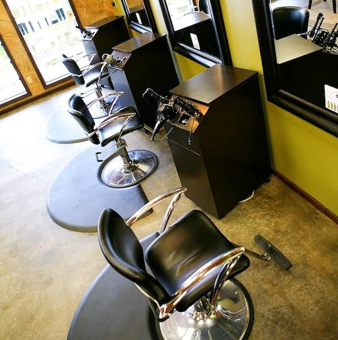 Kare-n-Hair Salon景点图片
