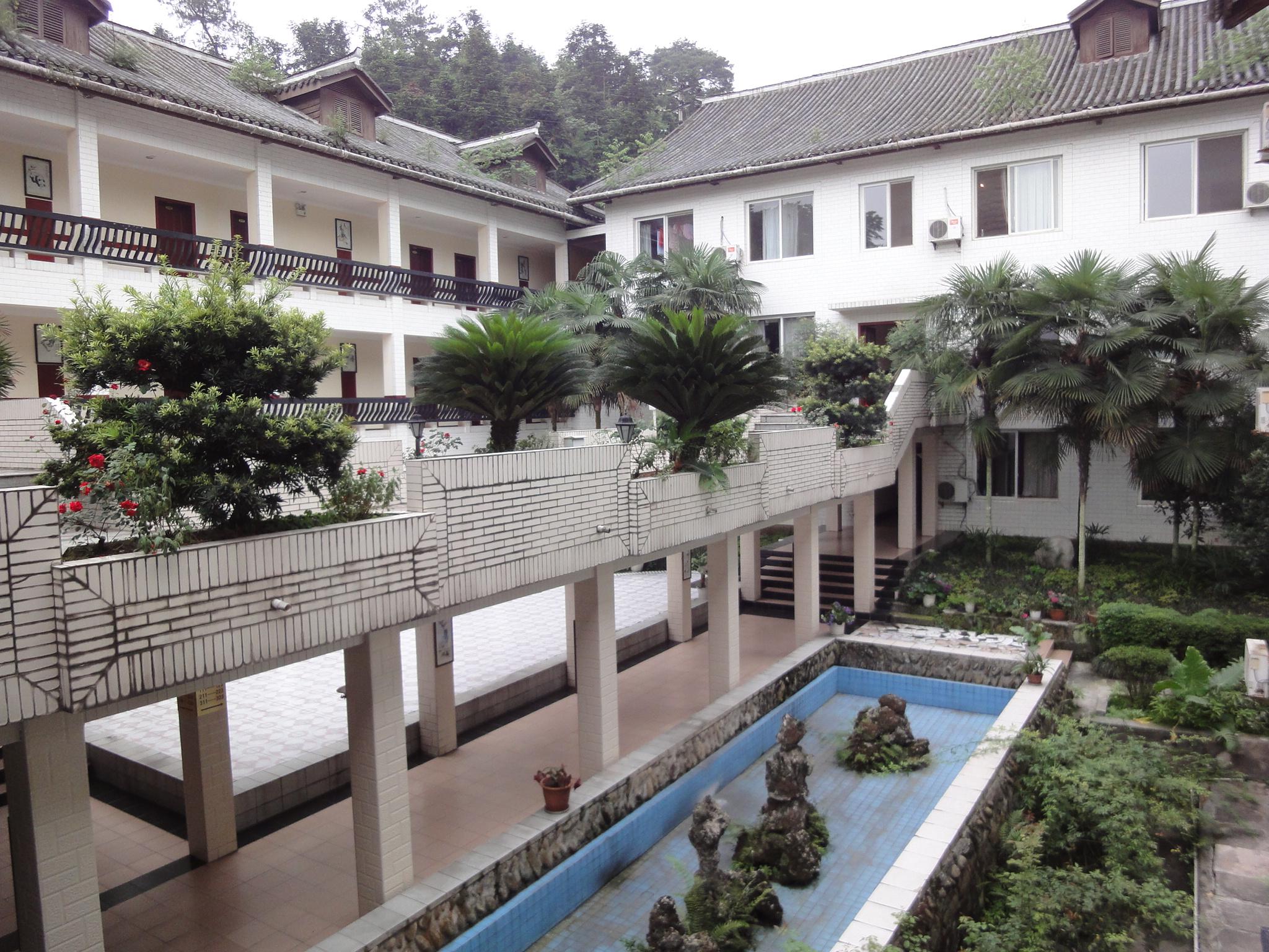 峨眉雄秀海航快捷酒店-客卧