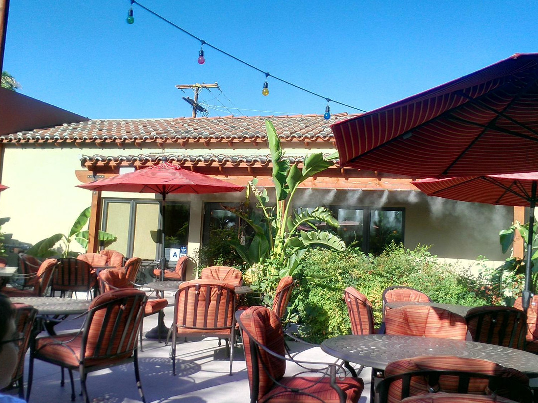 El Mirasol at Los Arboles