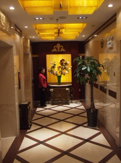 金座大酒店主图