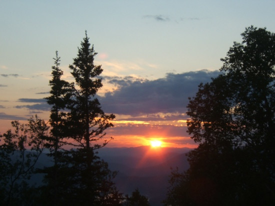The Dawson City Bunkhouse主图