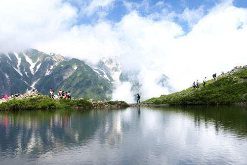 Happo Pond景点图片