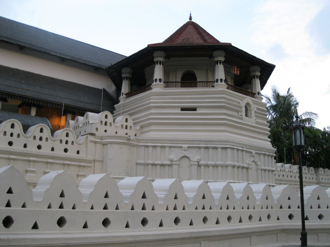 佛牙寺-康提必去景点