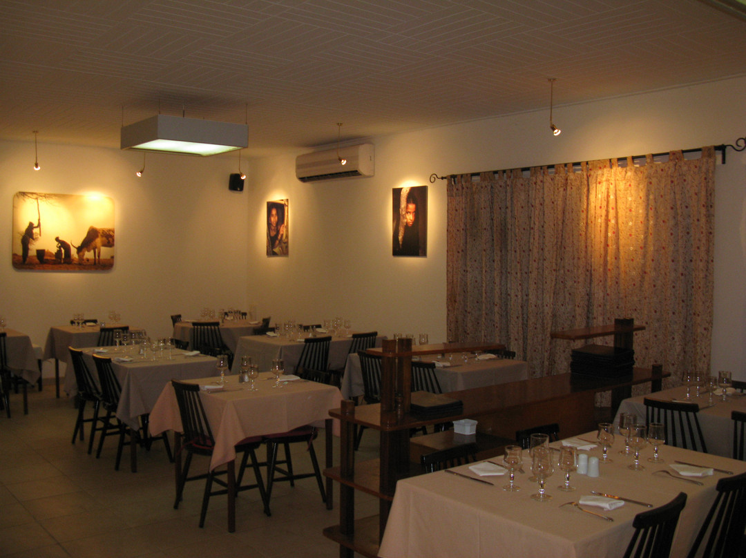 尼亚美餐馆和美食-Tabakady