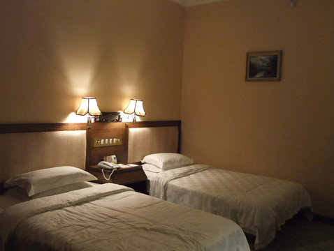 珠海拱北口岸希尔顿欢朋酒店主图