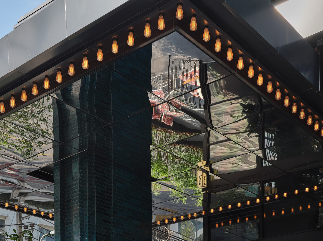 Public House Bangkok Design Hotels