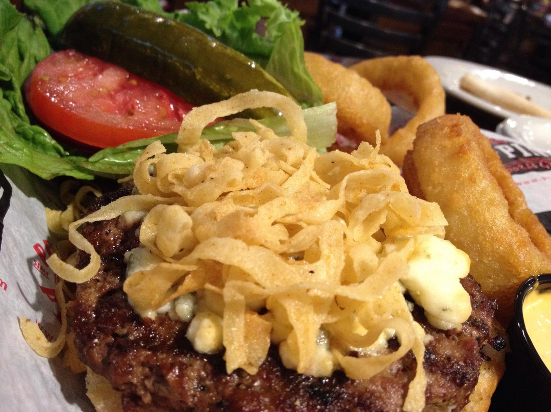 Peppinos Sports Grille & Pizzeria