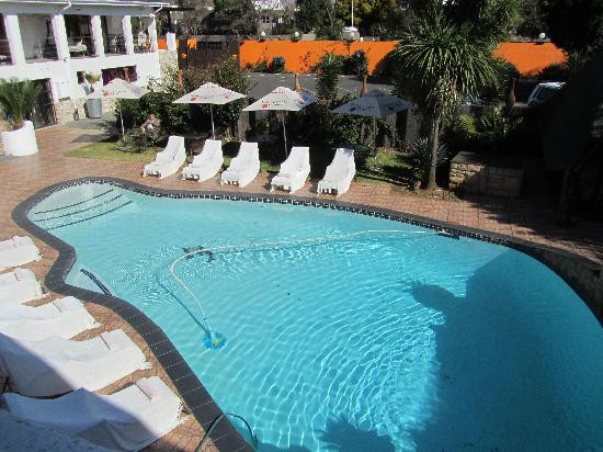 Africa Centre Airport Leisure Hotel & Guest Lodge