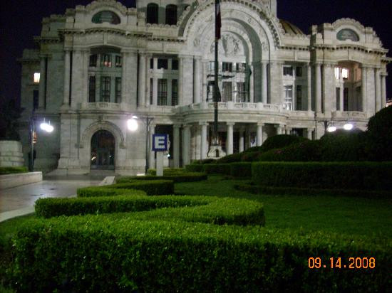 墨西哥国家美术宫-墨西哥城必去景点