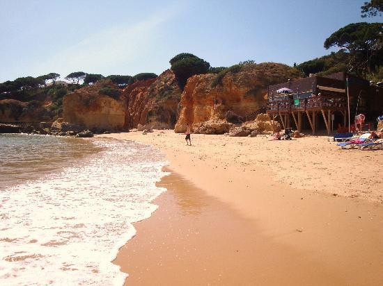 Praia dos Olhos de Água景点图片