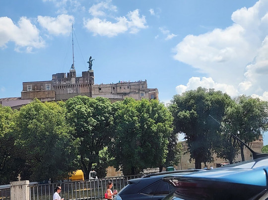 圣·迈克尔塑像-罗马必去景点