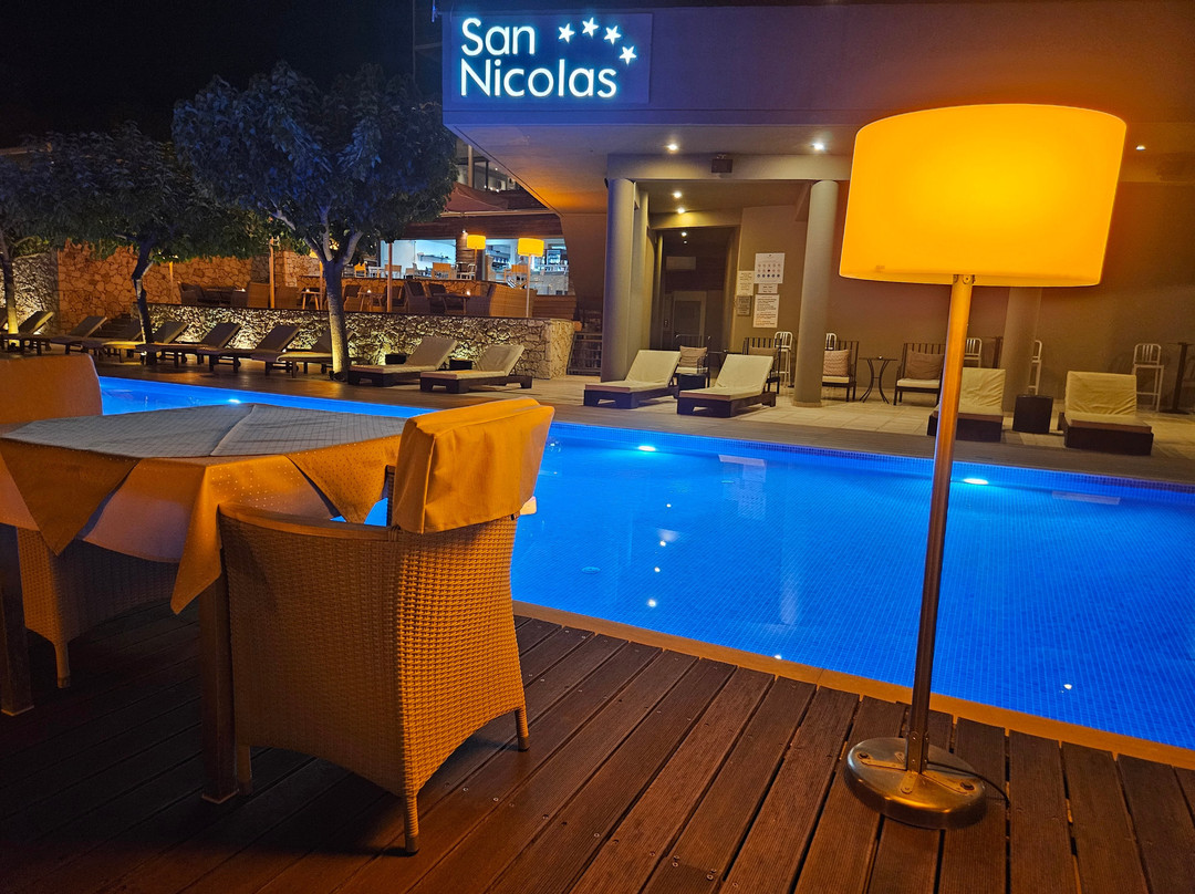 圣尼古拉斯度假酒店主图