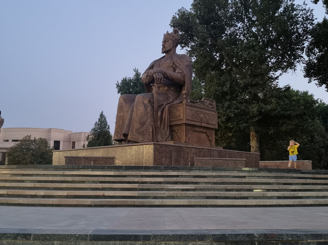 Statue of Amir Temur-撒马尔罕必去景点