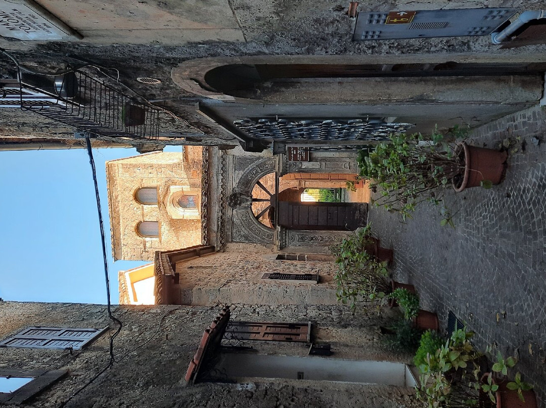 Portale dei Tolomei景点图片