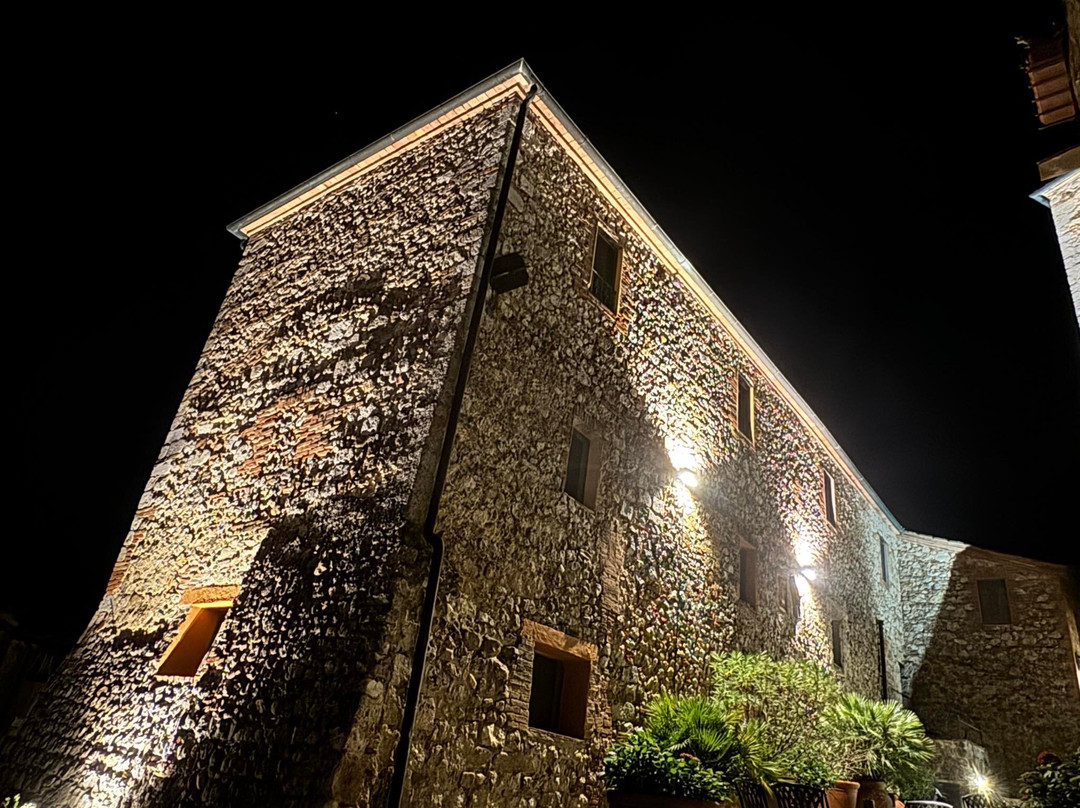 Castello del Poggiarello di Stigliano-Stigliano必去景点