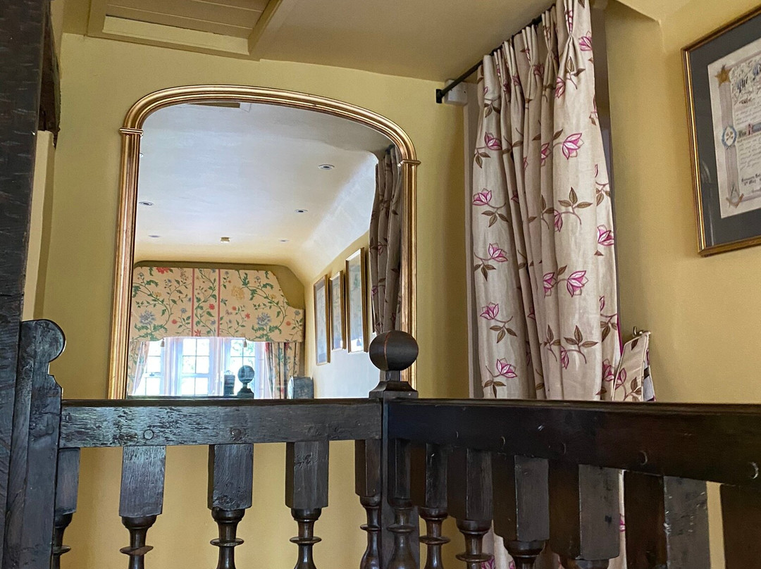 The Old Manor House主图