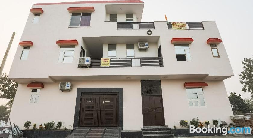 OYO 67190 Saurav Villa