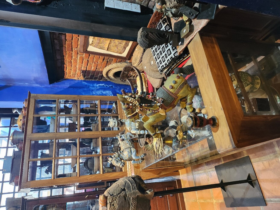 Waruna Antiques景点图片