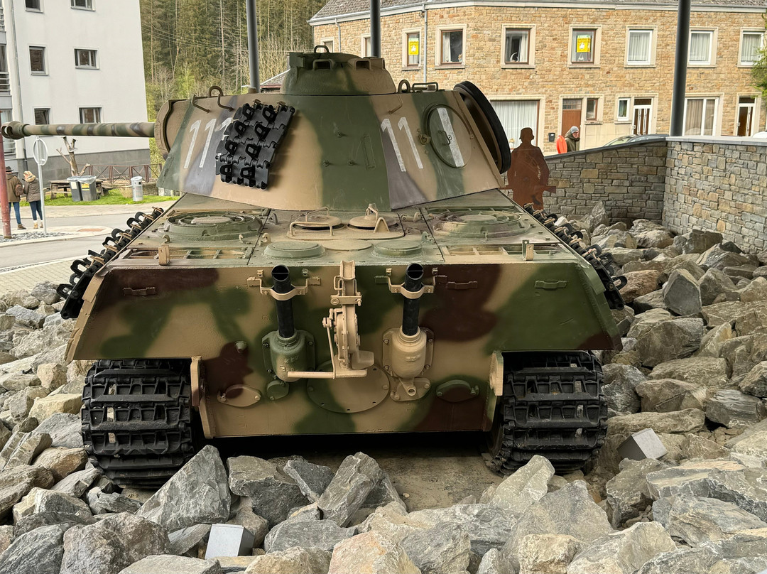 Oorlogsmonument Houffalize "Panther"景点图片